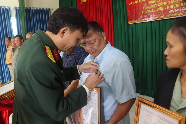 CHI HỘI CỰU CHIẾN BINH THÔN KIM LONG THƯỢNG: PHÁT HUY TRUYỀN THỐNG, XÂY DỰNG QUÊ HƯƠNG GIÀU ĐẸP- Ảnh 2.