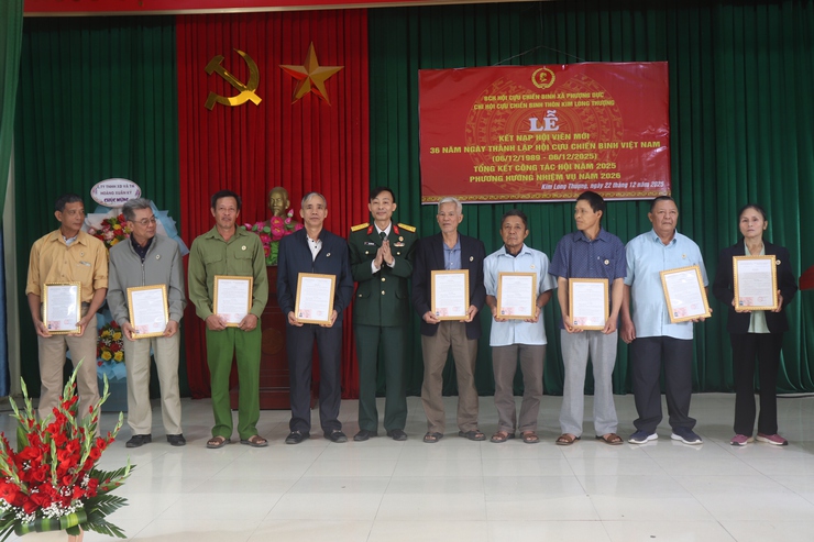 CHI HỘI CỰU CHIẾN BINH THÔN KIM LONG THƯỢNG: PHÁT HUY TRUYỀN THỐNG, XÂY DỰNG QUÊ HƯƠNG GIÀU ĐẸP- Ảnh 3.