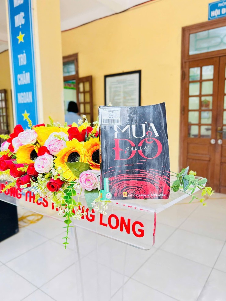 TRƯỜNG THCS HOÀNG LONG TỔ CHỨC SINH HOẠT CHỦ ĐỀ “TIẾP BƯỚC CHA ANH – VỮNG VÀNG TIẾN BƯỚC” KỶ NIỆM 81 NĂM NGÀY THÀNH LẬP QUÂN ĐỘI NHÂN DÂN VIỆT NAM- Ảnh 2.