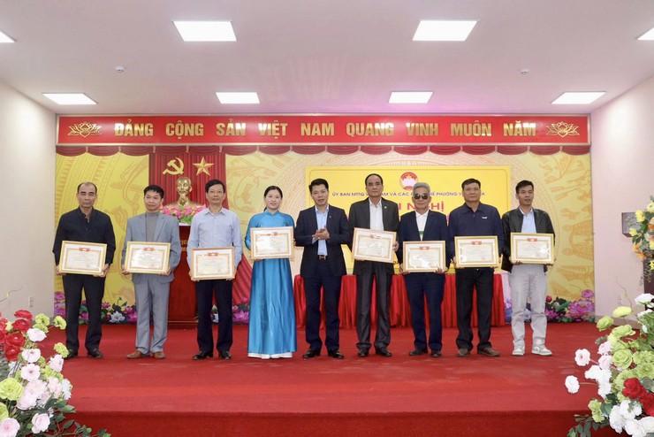 MTTQ PHƯỜNG YÊN NGHĨA PHÁT HUY VAI TRÒ NÒNG CỐT XÂY DỰNG KHỐI ĐẠI ĐOÀN KẾT TOÀN DÂN- Ảnh 3.