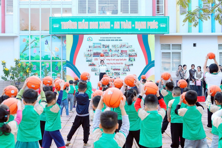 HOẠT ĐỘNG KIẾN TẬP CHUYÊN ĐỀ: "BỒI DƯỠNG KIẾN THỨC VSATTP, GIÁO DỤC DINH DƯỠNG KẾT HỢP VẬN ĐỘNG NHẰM PHÁT TRIỂN THỂ CHẤT CÂN ĐỐI CHO TRẺ” NĂM HỌC 2025 -2026- Ảnh 2.