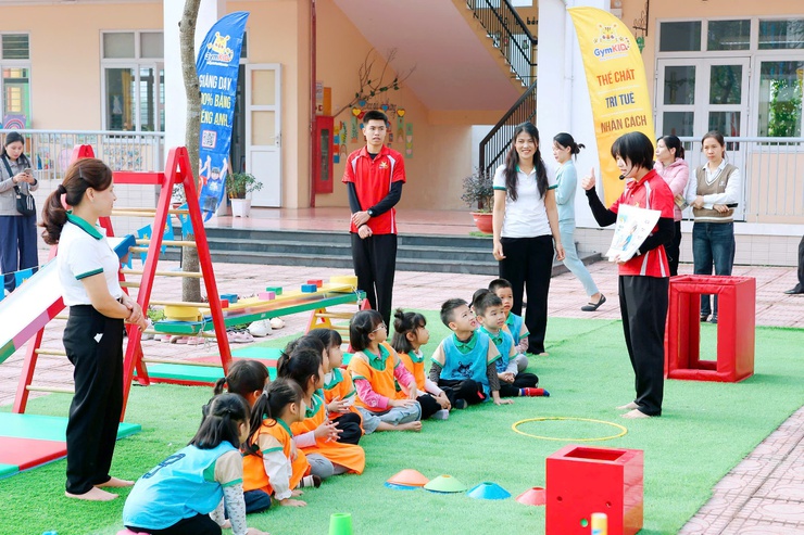 HOẠT ĐỘNG KIẾN TẬP CHUYÊN ĐỀ: "BỒI DƯỠNG KIẾN THỨC VSATTP, GIÁO DỤC DINH DƯỠNG KẾT HỢP VẬN ĐỘNG NHẰM PHÁT TRIỂN THỂ CHẤT CÂN ĐỐI CHO TRẺ” NĂM HỌC 2025 -2026- Ảnh 6.