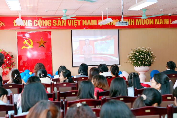 HOẠT ĐỘNG KIẾN TẬP CHUYÊN ĐỀ: "BỒI DƯỠNG KIẾN THỨC VSATTP, GIÁO DỤC DINH DƯỠNG KẾT HỢP VẬN ĐỘNG NHẰM PHÁT TRIỂN THỂ CHẤT CÂN ĐỐI CHO TRẺ” NĂM HỌC 2025 -2026- Ảnh 15.