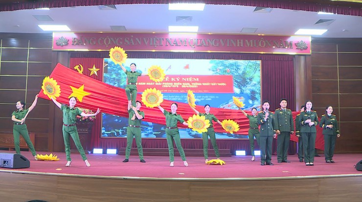 Phát huy truyền thống 81 năm Ngày thành lập Quân đội Nhân dân Việt Nam, Phúc Thọ hoàn thành tốt nhiệm vụ quốc phòng địa phương- Ảnh 4.