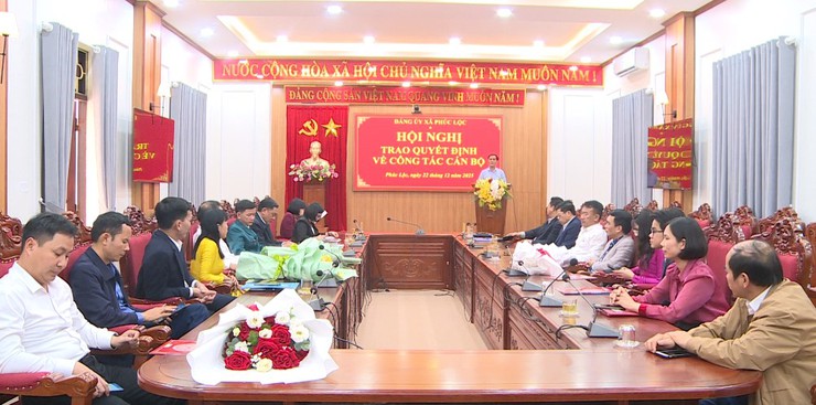 Ban Thường vụ Đảng uỷ xã Phúc Lộc tổ chức Hội nghị trao Quyết định về công tác cán bộ- Ảnh 5.
