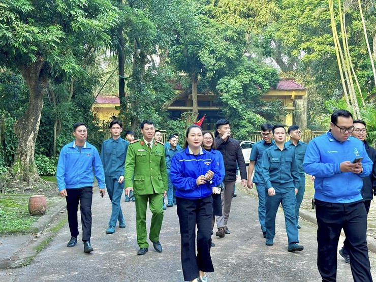 Phường Ba Đình: Tri ân Đại tướng Võ Nguyên Giáp nhân ngày truyền thống Quân đội- Ảnh 3.