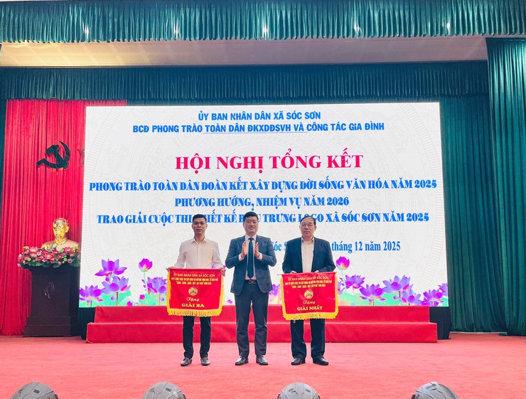XÃ SÓC SƠN TỔNG KẾT PHONG TRÀO “TDĐKXDĐSVH” NĂM 2025, TRIỂN KHAI NHIỆM VỤ TRỌNG TÂM NĂM 2026. TRAO GIẢI CUỘC THI THIẾT KẾ LOGO XÃ SÓC SƠN.- Ảnh 10.