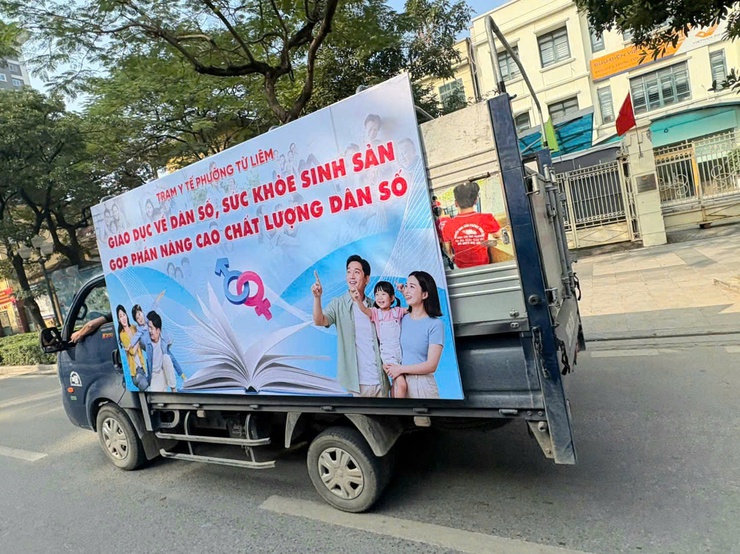 Trạm Y tế phường Từ Liêm tổ chức hội nghị tổng kết công tác Dân số năm 2025 và truyền thông lưu động kỷ niệm Ngày Dân số Việt Nam 26/12/2025- Ảnh 2.