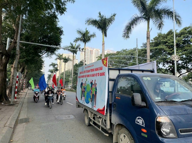 Trạm Y tế phường Từ Liêm tổ chức hội nghị tổng kết công tác Dân số năm 2025 và truyền thông lưu động kỷ niệm Ngày Dân số Việt Nam 26/12/2025- Ảnh 3.