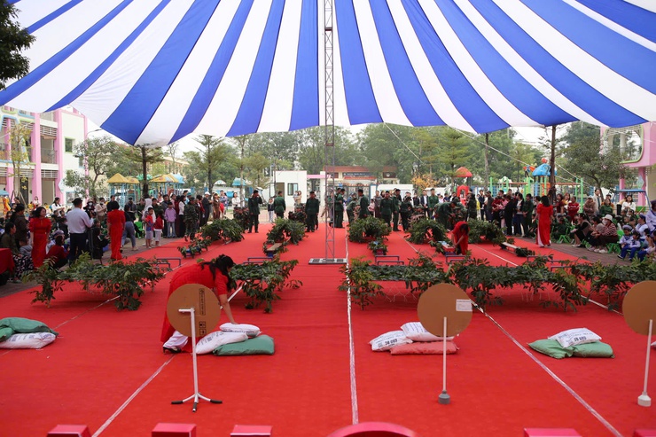 Trường mầm non Kim Quan tổ chức thành công hoạt động trải nghiệm " BÉ TẬP LÀM CHIẾN SĨ".- Ảnh 8.