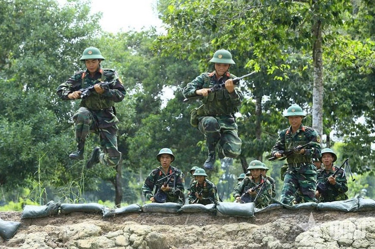 Phát huy truyền thống Quân đội anh hùng trong giai đoạn phát triển mới- Ảnh 7.