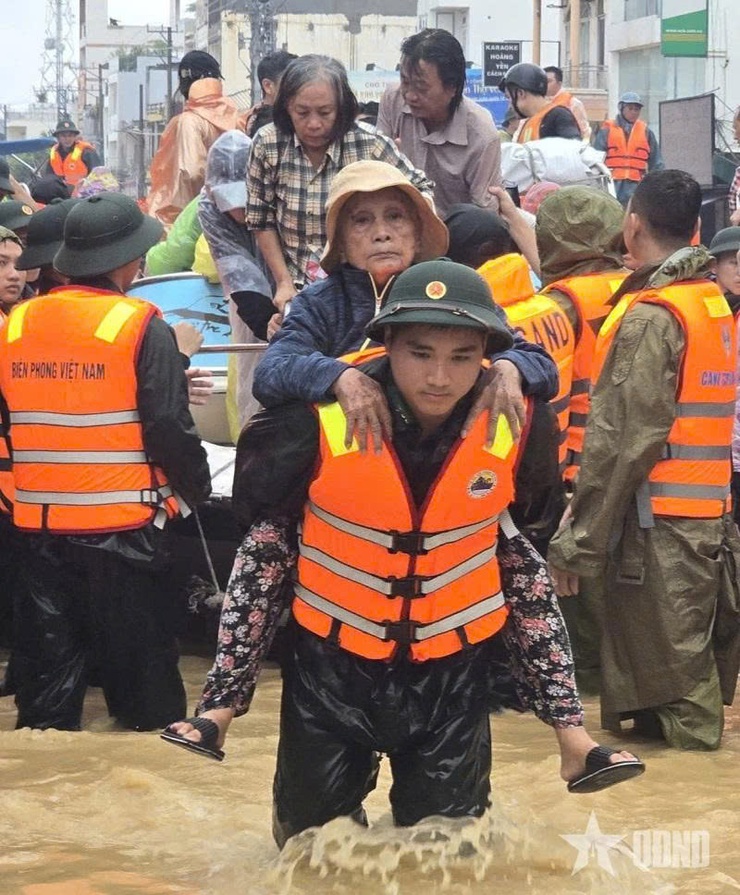 Phát huy truyền thống Quân đội anh hùng trong giai đoạn phát triển mới- Ảnh 9.