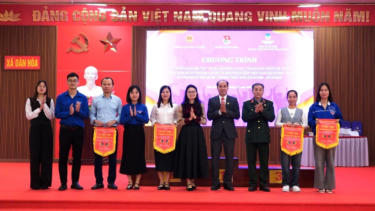 CHUNG KHẢO CUỘC THI “RUNG CHUÔNG VÀNG”
TRAO GIẢI CUỘC THI THIẾT KẾ VIDEO CHÀO MỪNG KỶ NIỆM 81 NĂM NGÀY THÀNH LẬP QĐND VIỆT NAM- Ảnh 17.