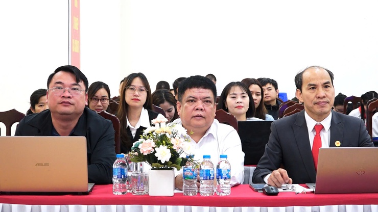 CHUNG KHẢO CUỘC THI “RUNG CHUÔNG VÀNG”
TRAO GIẢI CUỘC THI THIẾT KẾ VIDEO CHÀO MỪNG KỶ NIỆM 81 NĂM NGÀY THÀNH LẬP QĐND VIỆT NAM- Ảnh 8.