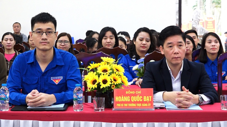 CHUNG KHẢO CUỘC THI “RUNG CHUÔNG VÀNG”
TRAO GIẢI CUỘC THI THIẾT KẾ VIDEO CHÀO MỪNG KỶ NIỆM 81 NĂM NGÀY THÀNH LẬP QĐND VIỆT NAM- Ảnh 3.