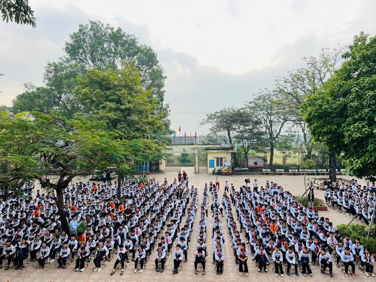 Trường THCS Đông Sơn (xã Phú Nghĩa) tổ chức Hội thi vẽ tranh chủ đề “Biết ơn Người lính” chào mừng kỷ niệm ngày thành lập Quân đội nhân dân Việt Nam 22/12- Ảnh 3.