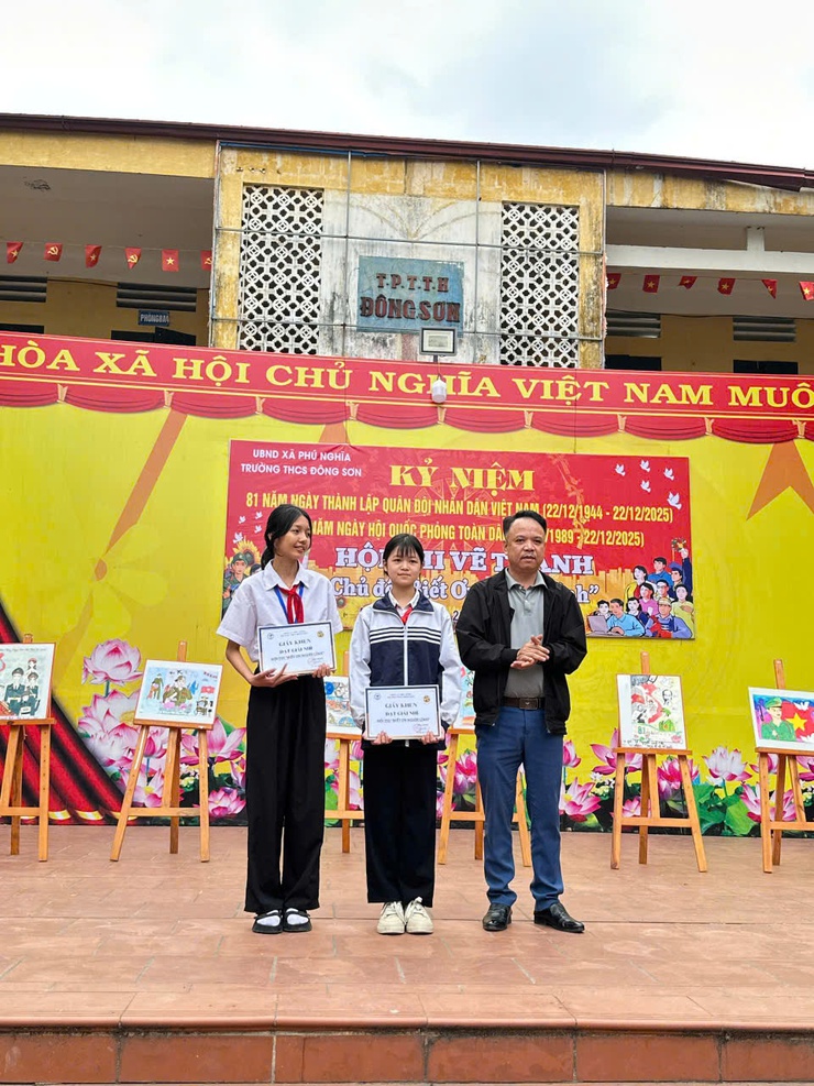 Trường THCS Đông Sơn (xã Phú Nghĩa) tổ chức Hội thi vẽ tranh chủ đề “Biết ơn Người lính” chào mừng kỷ niệm ngày thành lập Quân đội nhân dân Việt Nam 22/12- Ảnh 7.