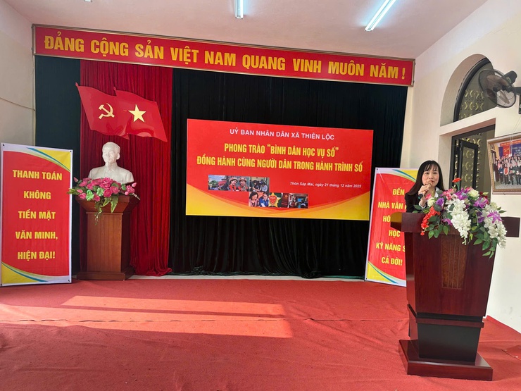 Xã Thiên Lộc tổ chức chương trình "bình dân học vụ số" tại thôn Sáp Mai- Ảnh 2.