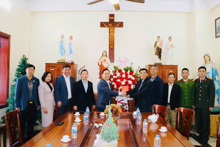 Phường Phúc Lợi: Gặp mặt, chúc mừng Giáo Họ Nông Vụ nhân dịp lễ giáng sinh năm 2025- Ảnh 3.