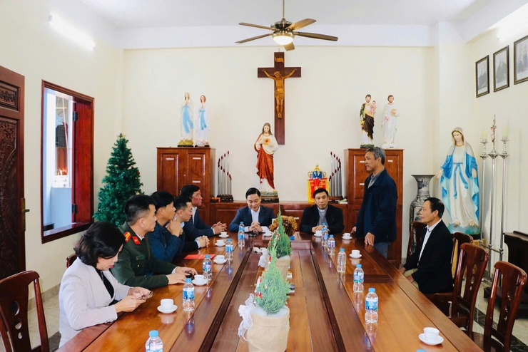 Phường Phúc Lợi: Gặp mặt, chúc mừng Giáo Họ Nông Vụ nhân dịp lễ giáng sinh năm 2025- Ảnh 2.