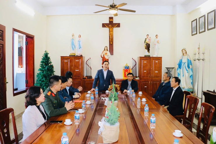 Phường Phúc Lợi: Gặp mặt, chúc mừng Giáo Họ Nông Vụ nhân dịp lễ giáng sinh năm 2025- Ảnh 1.