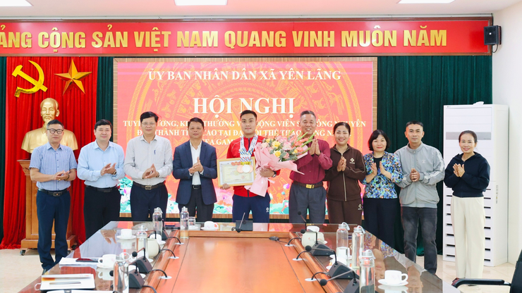 XÃ YÊN LÃNG TUYÊN DƯƠNG, KHEN THƯỞNG VẬN ĐỘNG VIÊN SÁI CÔNG NGUYÊN ĐẠT THÀNH TÍCH CAO TẠI SEA GAMES 33- Ảnh 1.