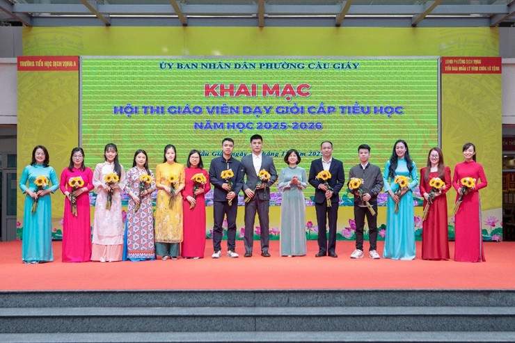 KHAI MẠC HỘI THI GIÁO VIÊN DẠY GIỎI CẤP TIỂU HỌC PHƯỜNG CẦU GIẤY NĂM HỌC 2025 - 2026- Ảnh 1.