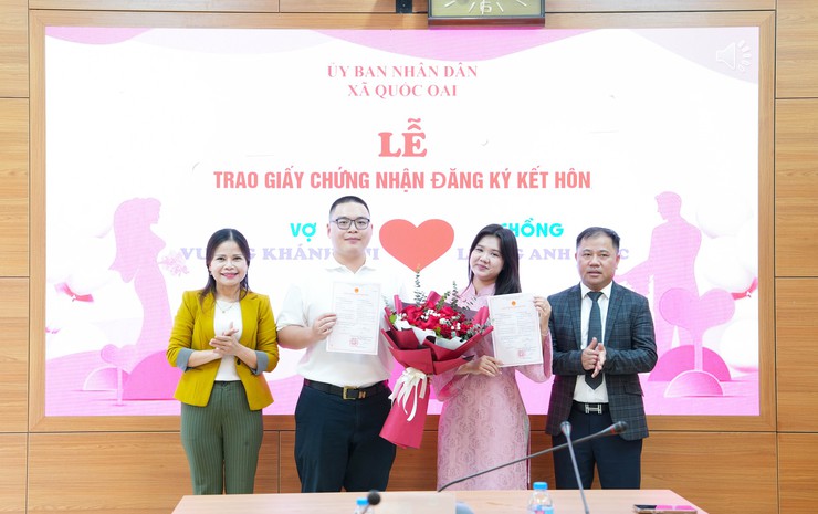 Khi thủ tục hành chính trở thành kỷ niệm đẹp – Lễ trao Giấy chứng nhận kết hôn tại Quốc Oai- Ảnh 3.