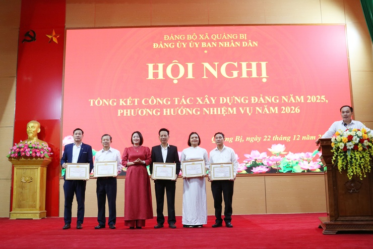Đảng ủy UBND xã Quảng Bị&nbsp;tổng kết công tác năm 2025, triển khai nhiệm vụ năm 2026- Ảnh 3.