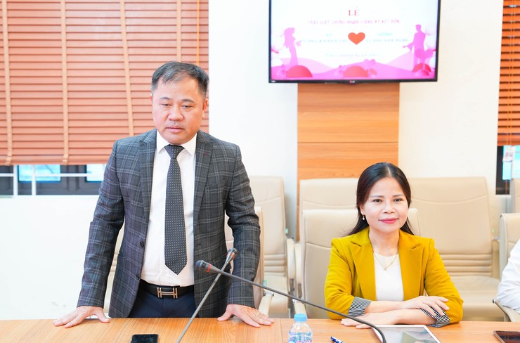 Khi thủ tục hành chính trở thành kỷ niệm đẹp – Lễ trao Giấy chứng nhận kết hôn tại Quốc Oai- Ảnh 4.