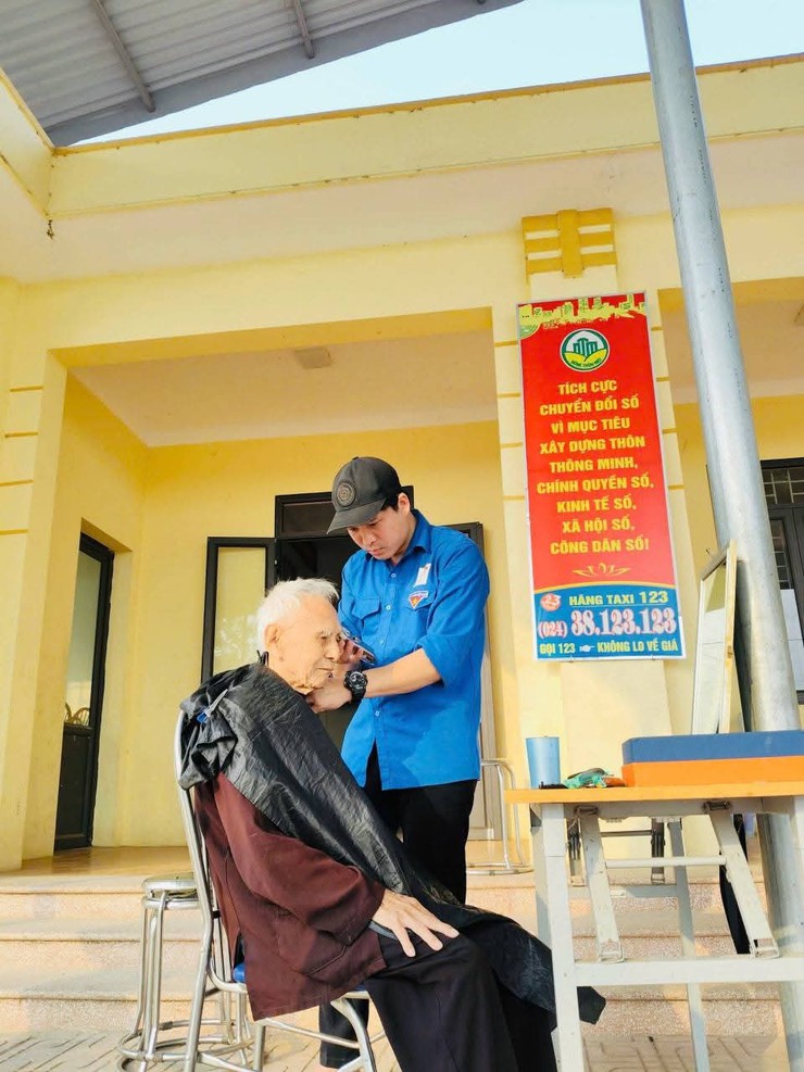 TUỔI TRẺ XÃ ĐA PHÚC PHỐI HỢP VỚI TRUNG ĐOÀN 141 TỔ CHỨC CÁC HOẠT ĐỘNG NHÂN KỶ NIỆM 81 NĂM NGÀY THÀNH LẬP QĐND VIỆT NAM- Ảnh 4.