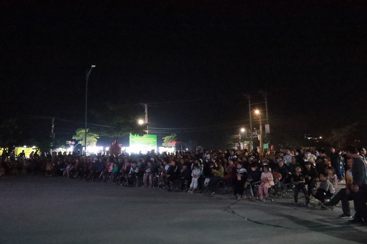 “Mưa đỏ” bộ phim đã khơi dậy lòng yêu nước trong lòng người dân xã Minh Châu- Ảnh 2.