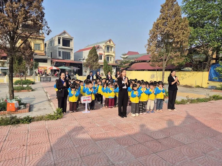 TUỔI TRẺ XÃ ĐA PHÚC PHỐI HỢP VỚI TRUNG ĐOÀN 141 TỔ CHỨC CÁC HOẠT ĐỘNG NHÂN KỶ NIỆM 81 NĂM NGÀY THÀNH LẬP QĐND VIỆT NAM- Ảnh 7.