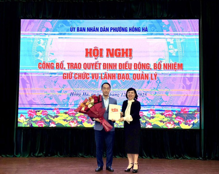 UBND PHƯỜNG HỒNG HÀ CÔNG BỐ, TRAO QUYẾT ĐỊNH ĐIỀU ĐỘNG, BỔ NHIỆM CÁN BỘ LÃNH ĐẠO, QUẢN LÝ- Ảnh 5.