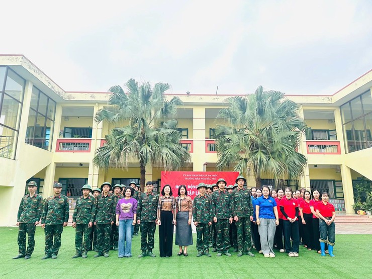 TUỔI TRẺ XÃ ĐA PHÚC PHỐI HỢP VỚI TRUNG ĐOÀN 141 TỔ CHỨC CÁC HOẠT ĐỘNG NHÂN KỶ NIỆM 81 NĂM NGÀY THÀNH LẬP QĐND VIỆT NAM- Ảnh 5.