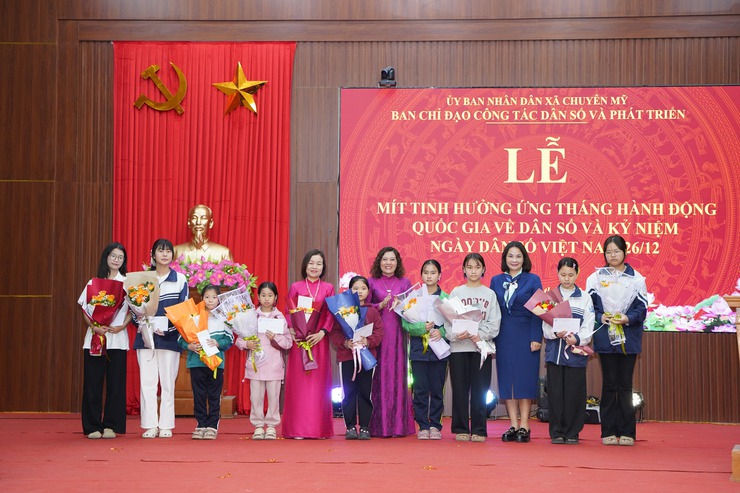 Chuyên Mỹ mít tinh hưởng ứng tháng hành động Quốc gia về dân số và kỷ niệm ngày dân số Việt Nam 26/12- Ảnh 3.