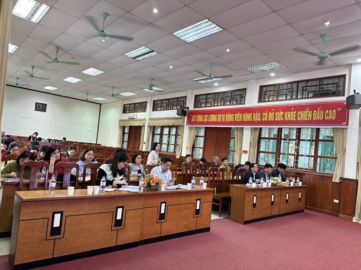 Ngân hàng chính xã hội chi nhánh Long Biên, thành phố Hà Nội tổ chức tập huấn nghiệp vụ cho cán bộ Hội, đoàn thể các phường do Chi nhánh trực tiếp cho vay - Ảnh 1.