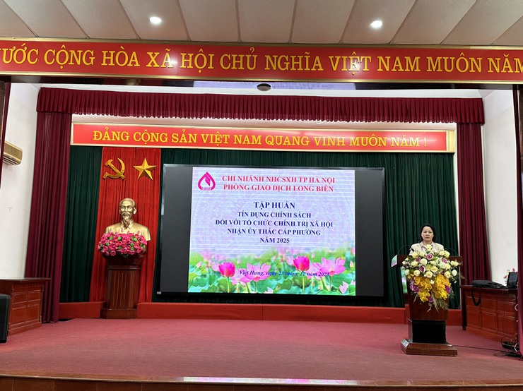 Ngân hàng chính xã hội chi nhánh Long Biên, thành phố Hà Nội tổ chức tập huấn nghiệp vụ cho cán bộ Hội, đoàn thể các phường do Chi nhánh trực tiếp cho vay - Ảnh 2.