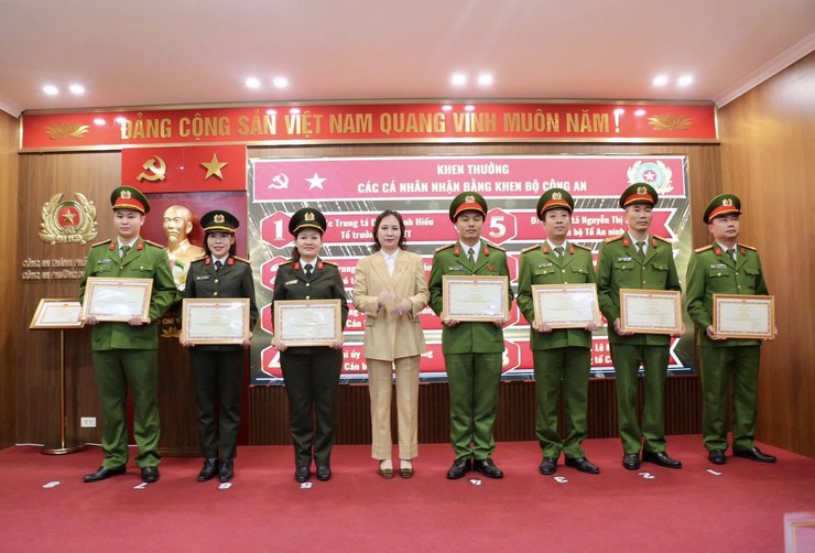 Công an phường Dương Nội tổng kết công tác năm 2025, triển khai nhiệm vụ năm 2026- Ảnh 2.