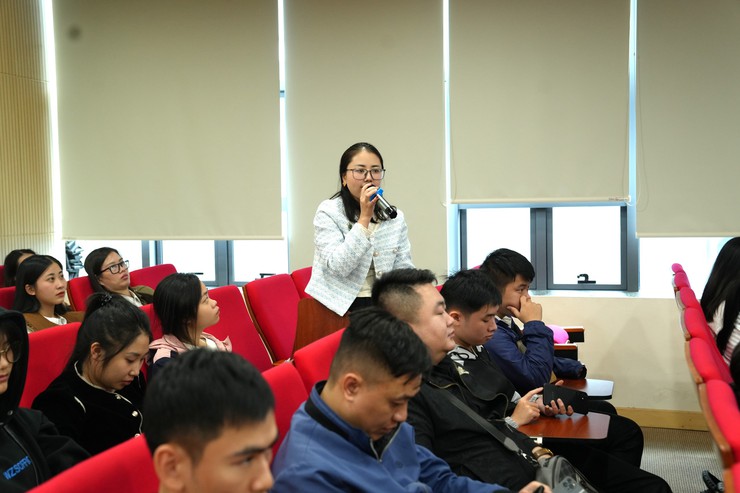 Tập huấn nâng cao kỹ năng hỗ trợ người yếu thế và chăm sóc khách hàng trong giải quyết thủ tục hành chính- Ảnh 4.