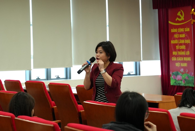 Tập huấn nâng cao kỹ năng hỗ trợ người yếu thế và chăm sóc khách hàng trong giải quyết thủ tục hành chính- Ảnh 2.