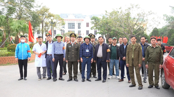 Xã Thanh Oai tổ chức cưỡng chế, phá dỡ các công trình xây dựng trái phép trên đất công, đất nông nghiệp- Ảnh 5.