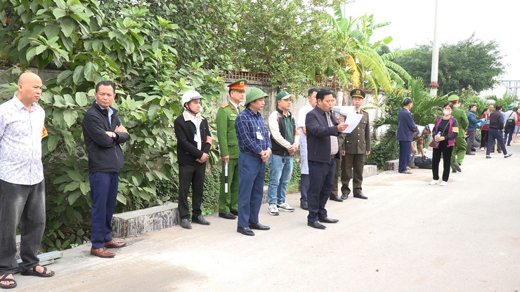 Xã Thanh Oai tổ chức cưỡng chế, phá dỡ các công trình xây dựng trái phép trên đất công, đất nông nghiệp- Ảnh 6.