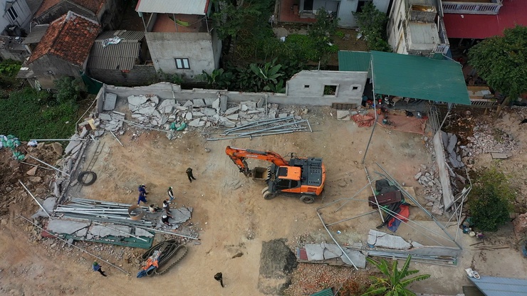 Xã Thanh Oai tổ chức cưỡng chế, phá dỡ các công trình xây dựng trái phép trên đất công, đất nông nghiệp- Ảnh 11.