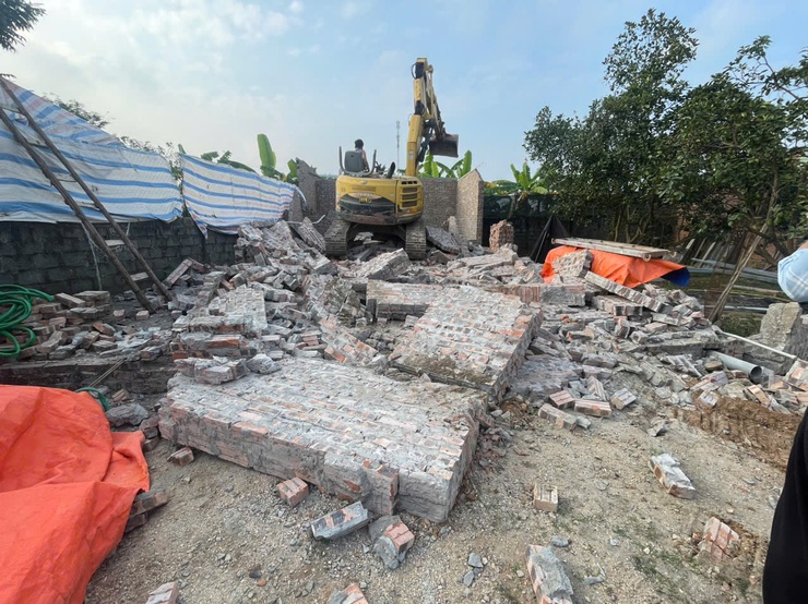 Xã Thanh Oai tổ chức cưỡng chế, phá dỡ các công trình xây dựng trái phép trên đất công, đất nông nghiệp- Ảnh 14.