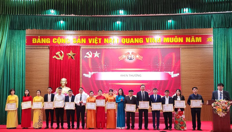XÃ NỘI BÀI TỔNG KẾT CÔNG TÁC NĂM 2025, PHÁT ĐỘNG PHONG TRÀO THI ĐUA NĂM 2026 VỚI KHÍ THẾ MỚI- Ảnh 12.