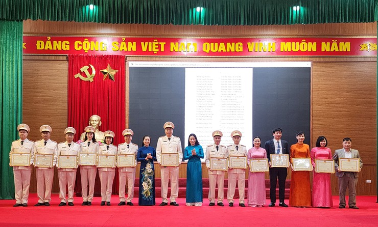 XÃ NỘI BÀI TỔNG KẾT CÔNG TÁC NĂM 2025, PHÁT ĐỘNG PHONG TRÀO THI ĐUA NĂM 2026 VỚI KHÍ THẾ MỚI- Ảnh 13.