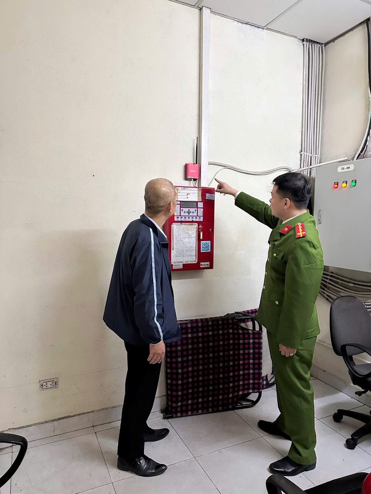 Tăng cường làm sạch dữ liệu khai báo thông tin cơ sở và tuyên truyền, vận động chủ cơ sở lắp đặt thiết bị truyền tin báo cháy- Ảnh 2.