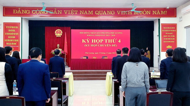 HĐND phường Phú Lương khóa I, nhiệm kỳ 2021 - 2026 tổ chức kỳ họp thứ 4 (Kỳ họp chuyên đề)- Ảnh 1.
