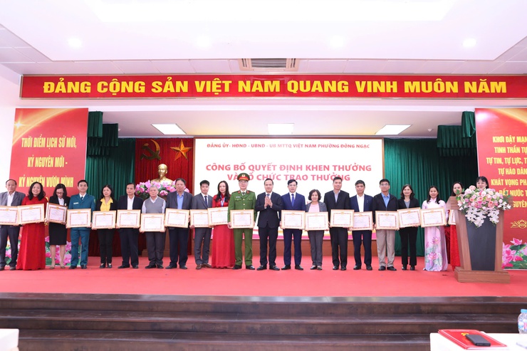 ĐẢNG BỘ, CHÍNH QUYỀN PHƯỜNG ĐÔNG NGẠC: NHIỀU KẾT QUẢ NỔI BẬT TRONG CÔNG TÁC XÂY DỰNG ĐẢNG, CHÍNH QUYỀN NĂM 2025- Ảnh 6.